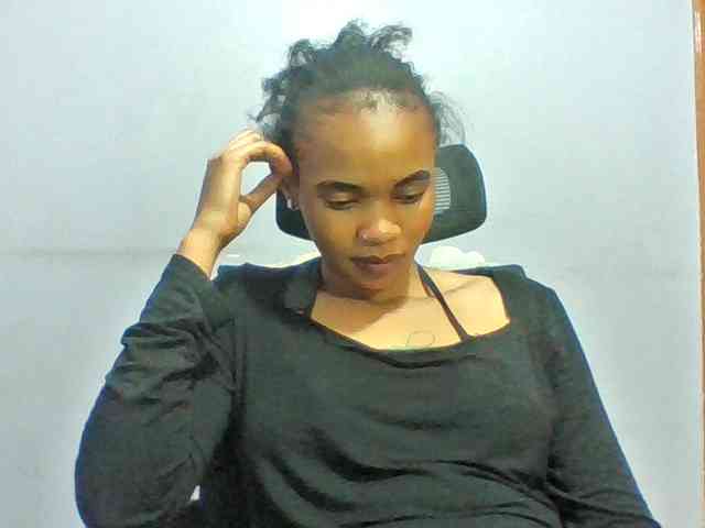 Prettie-brownskin webcam