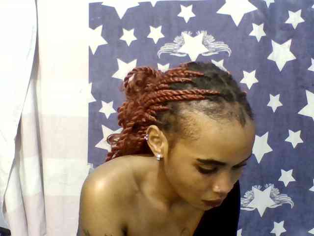 Prettie-brownskin webcam