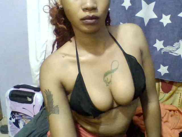 Prettie-brownskin webcam