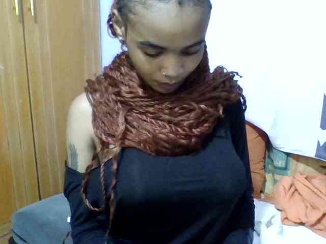 Prettie-brownskin webcam