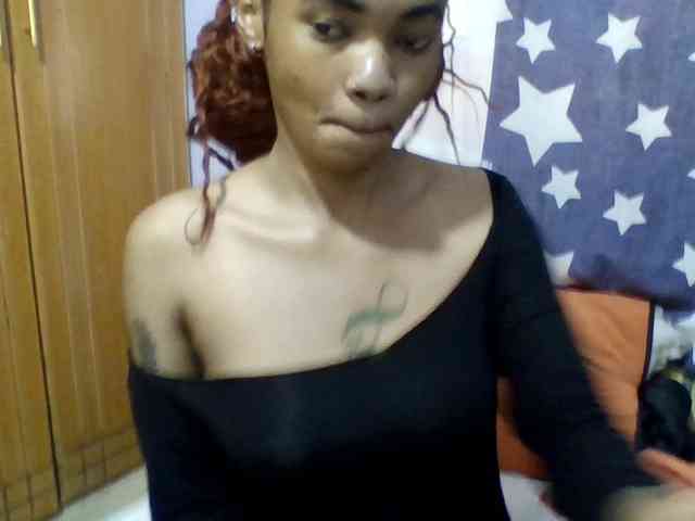 Prettie-brownskin webcam