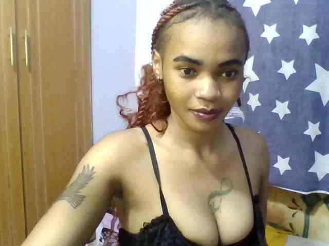 Prettie-brownskin webcam