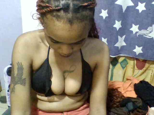 Prettie-brownskin webcam