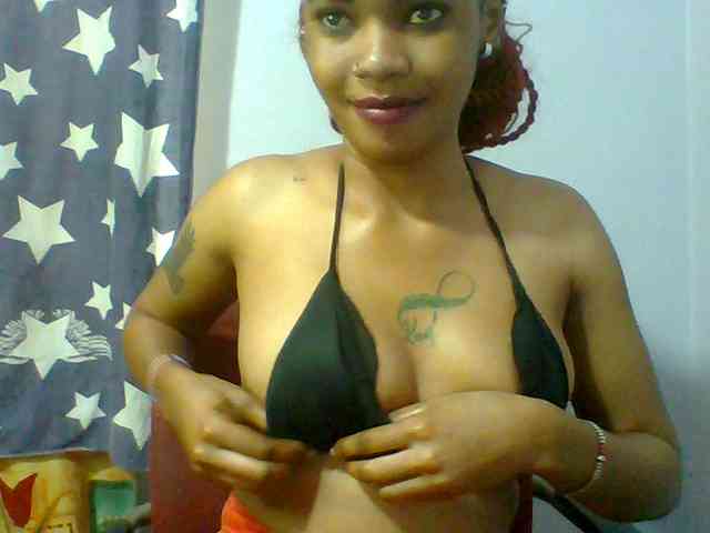 Prettie-brownskin webcam