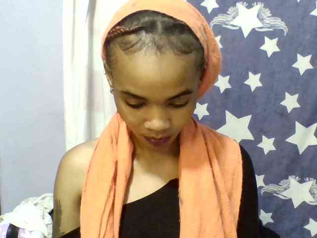 Prettie-brownskin webcam