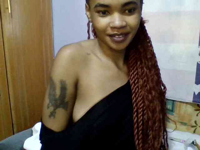 Prettie-brownskin webcam