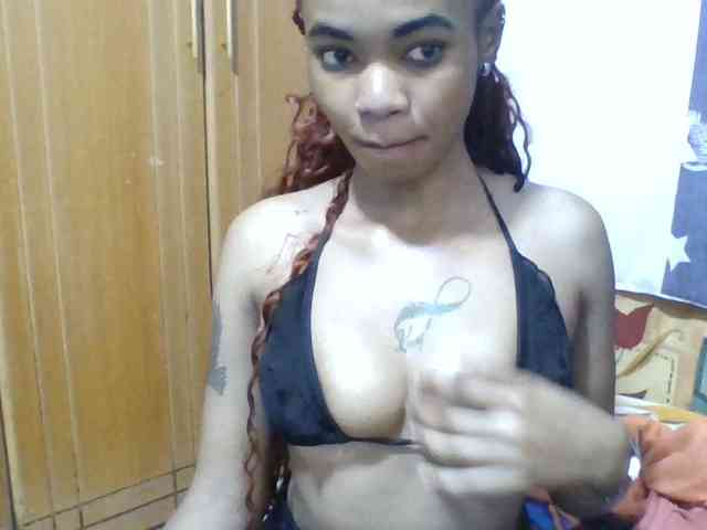 Prettie-brownskin webcam