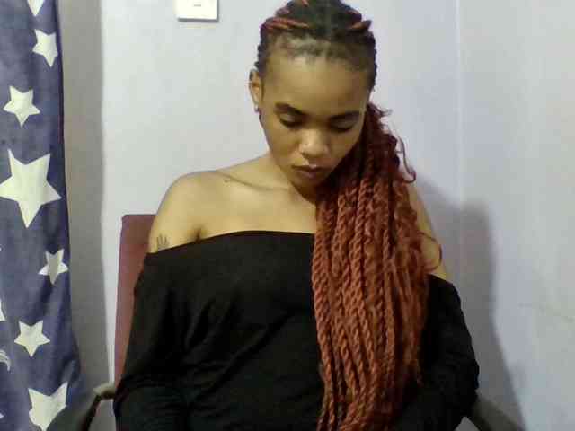 Prettie-brownskin webcam
