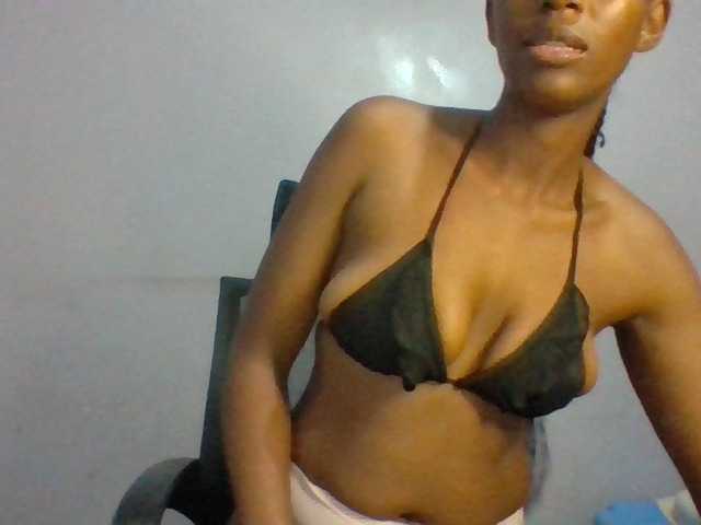Sexie-babe live cam on BongaCams