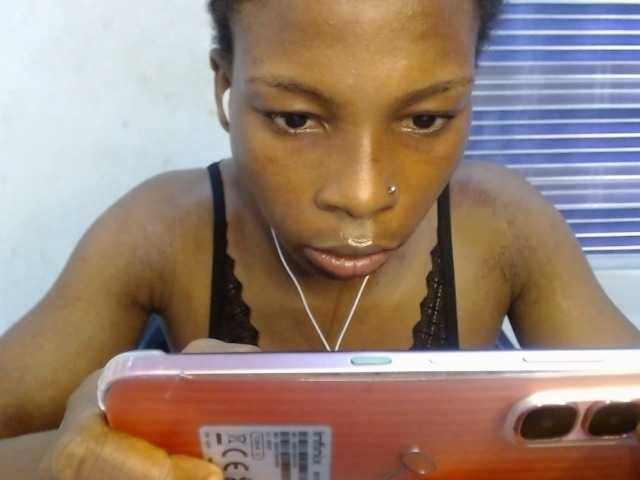 Hornyxbum live cam on BongaCams
