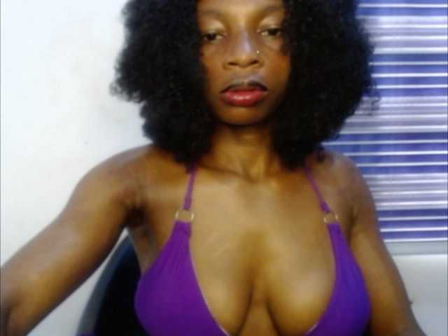 Hornyxbum live cam on BongaCams