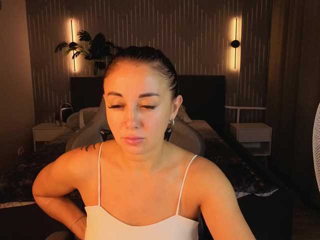 MaryHolland live cam on BongaCams