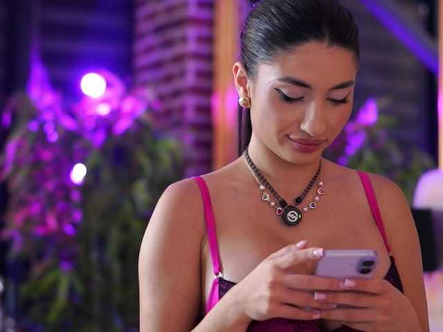 ChloeSinn live cam on BongaCams