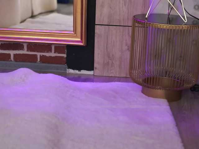 le modèle ChloeSinn est en webcam porno dans un show sur le site bongacams, il possède les tags suivants: White/Caucasian,Brunette,Shaved