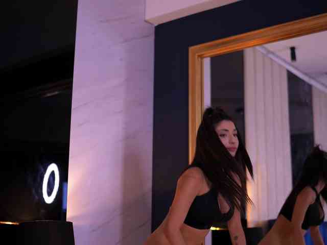 ChloeSinn webcam