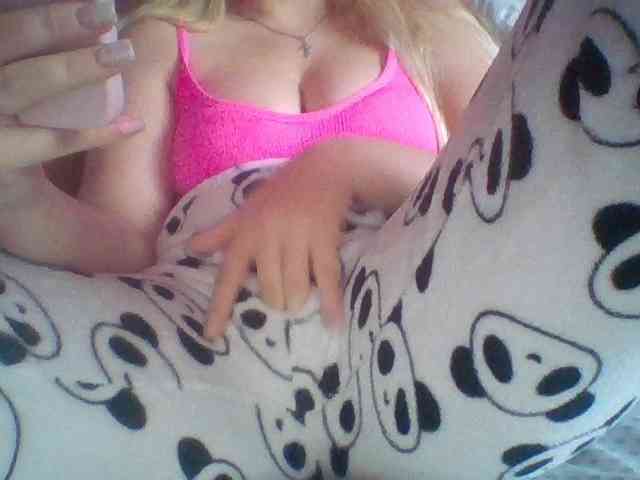 Darusaa live female cam on bongacams