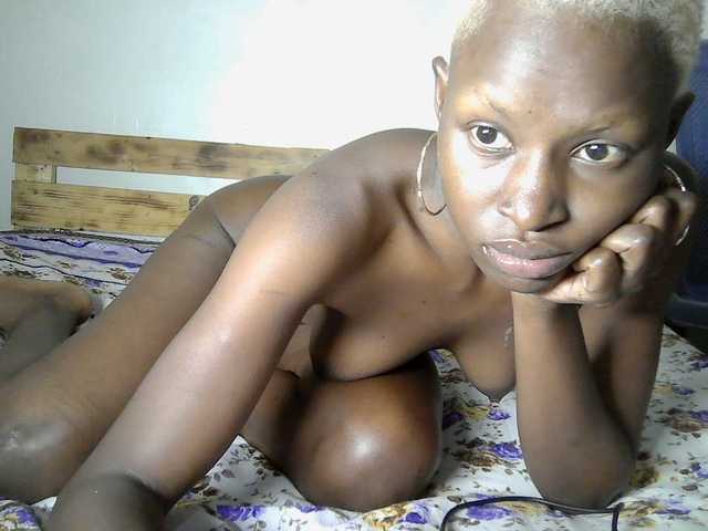 Noella live cam on BongaCams
