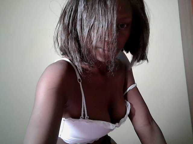 Noella live cam on BongaCams