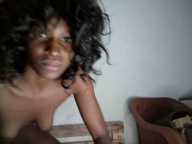 Noella live cam on BongaCams