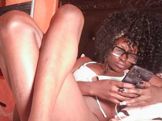 Noella live cam on BongaCams