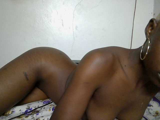 Noella live cam on BongaCams
