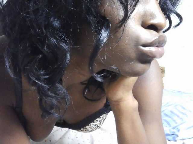 Noella live cam on BongaCams