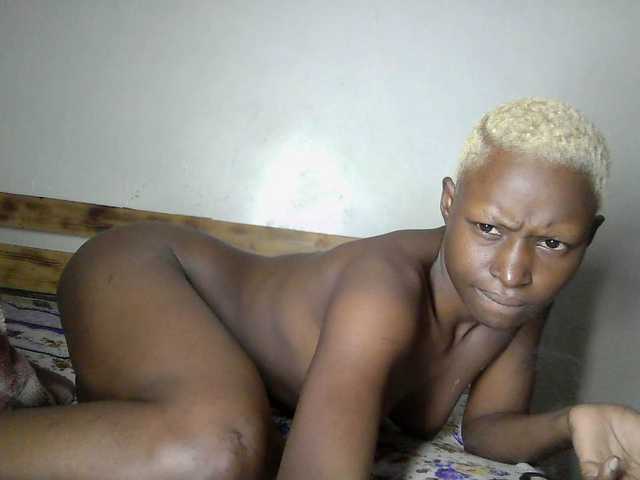 Noella live cam on BongaCams