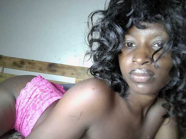 Noella live cam on BongaCams