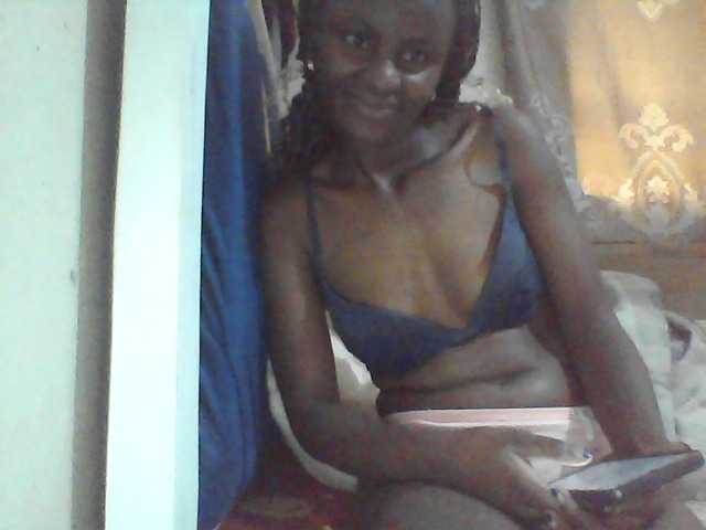 Elishi2541 live cam on BongaCams