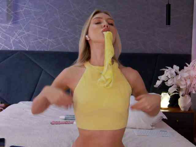 Angelees's cam show statistics and live stream