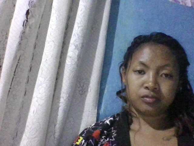 FARATIANA09, live now on BongaCams