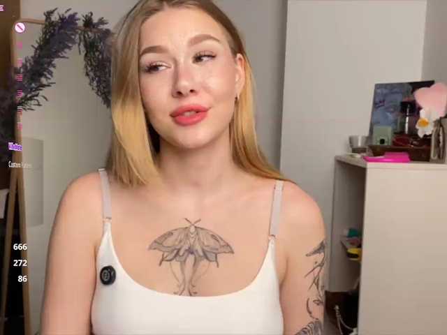 Rinaaaa live cam on BongaCams