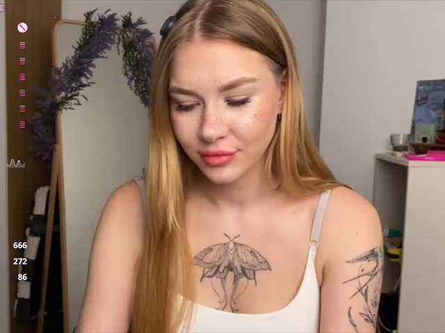 Rinaaaa live cam on BongaCams