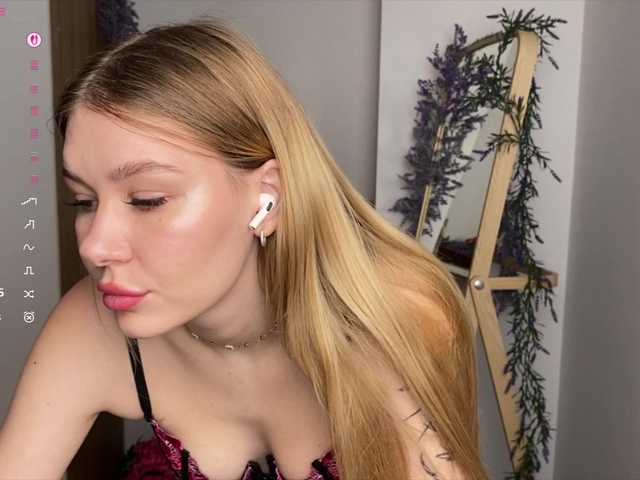 Rinaaaa live cam on BongaCams