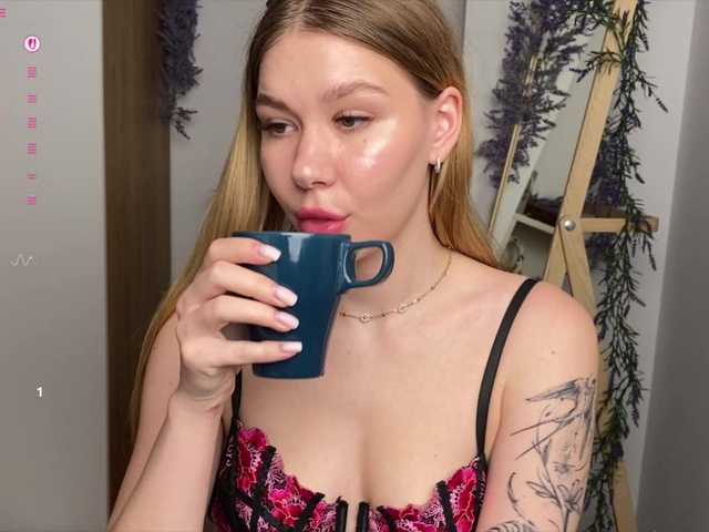 Rinaaaa live cam on BongaCams