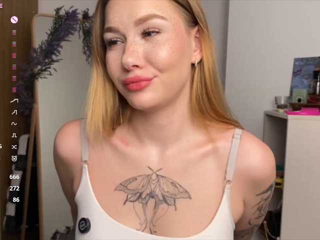 Rinaaaa live cam on BongaCams