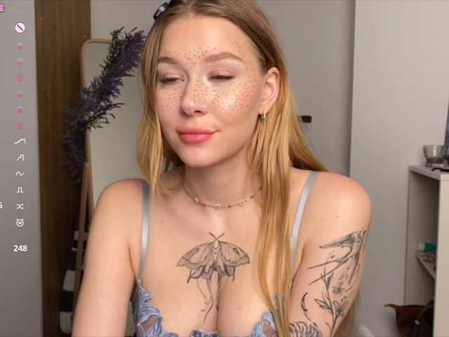 Rinaaaa live cam on BongaCams