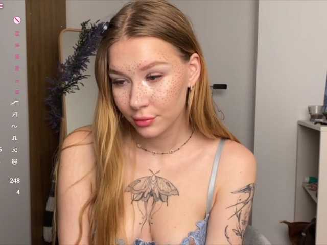 Rinaaaa live cam on BongaCams