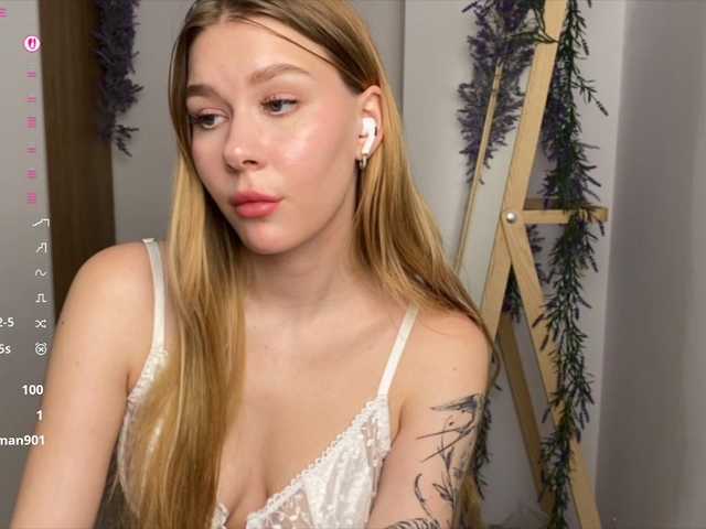 Rinaaaa live cam on BongaCams