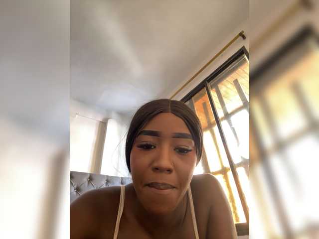 nahomiebony01 cam belle