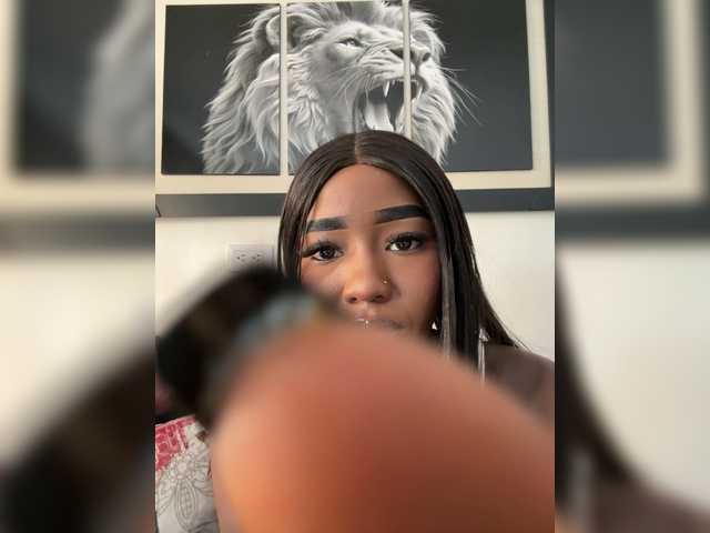 NahomiEbony01 live cam on BongaCams
