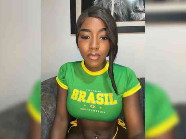 Model: NahomiEbony01