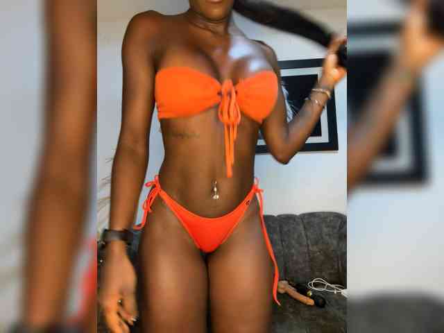 Model: NahomiEbony01