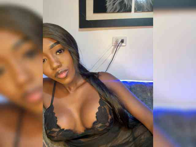 NahomiEbony01 webcam