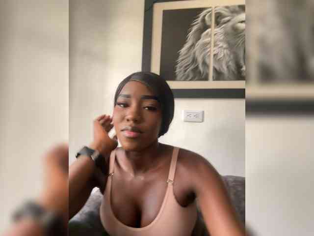 NahomiEbony01 webcam