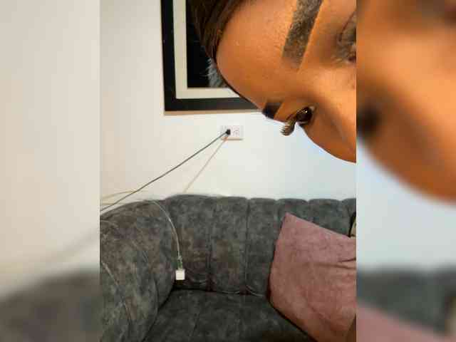 NahomiEbony01 webcam