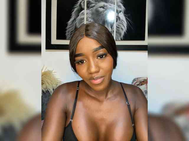 NahomiEbony01
