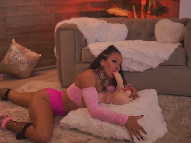 XenaBloom, en vivo ahora en BongaCams