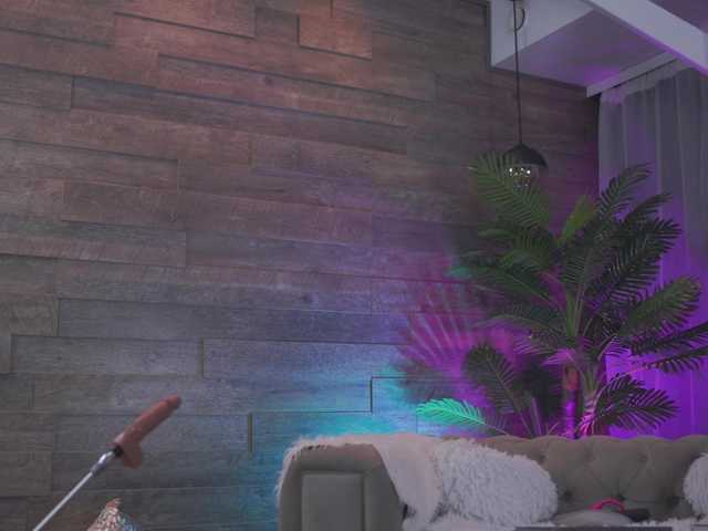 XenaBloom live webcam show