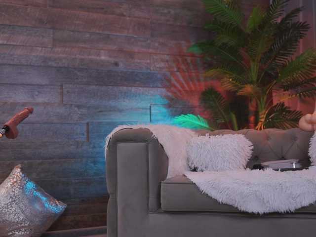 XenaBloom live webcam show